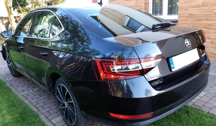 Skoda Superb cena 53000 przebieg: 134450, rok produkcji 2016 z Złocieniec małe 79